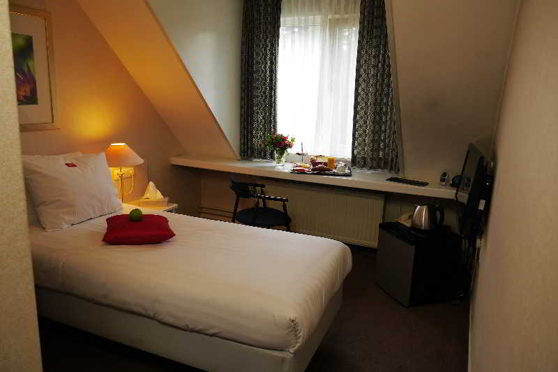Alp De Veenen Hotel Amstelveen Extérieur photo